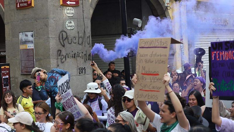 Marcha por el Día Internacional de la Mujer en Puebla